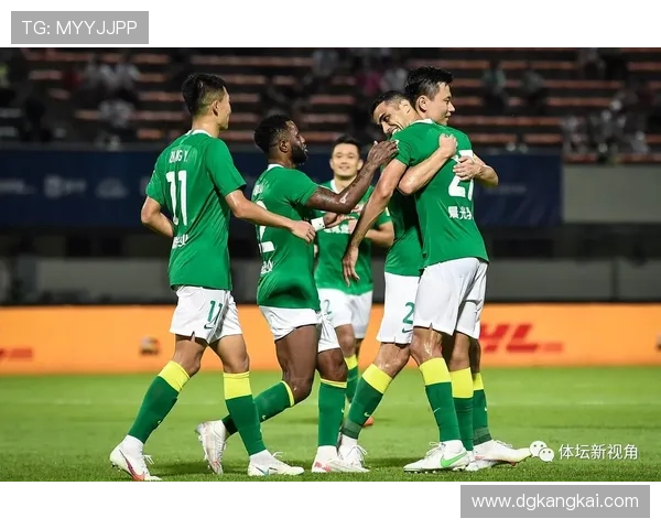 成都篮球队在城市联赛中以87分高居积分榜首位展现强劲实力